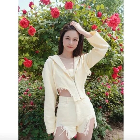 ZARA High Waist Yellow Denim Cut Off Shorts - Picture 6 of 16